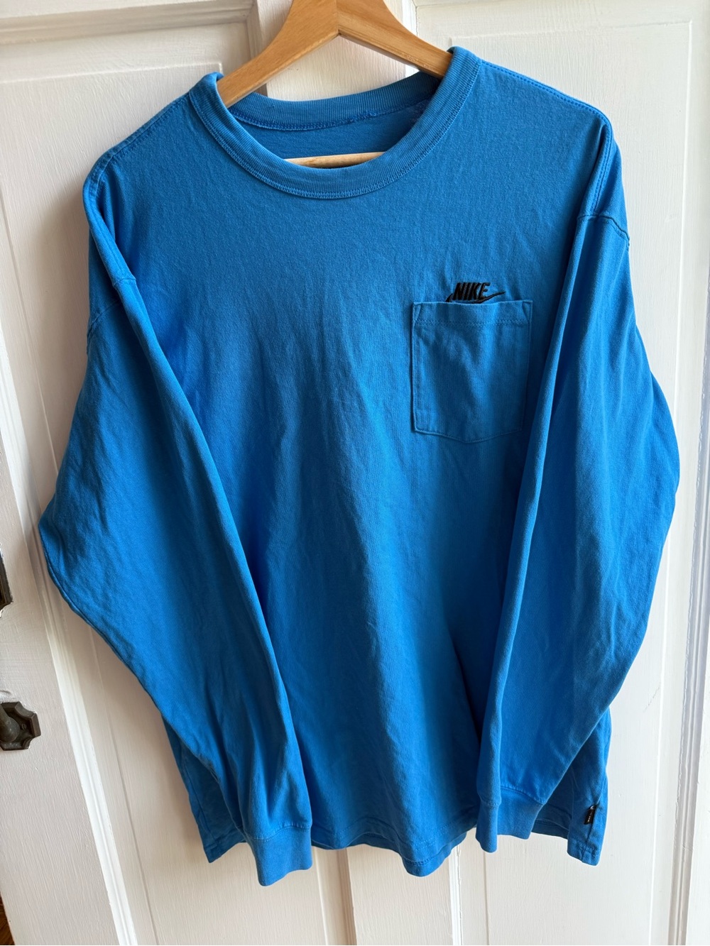 Nike Men’s Long Sleeve Pocket Tee in Bright Blue